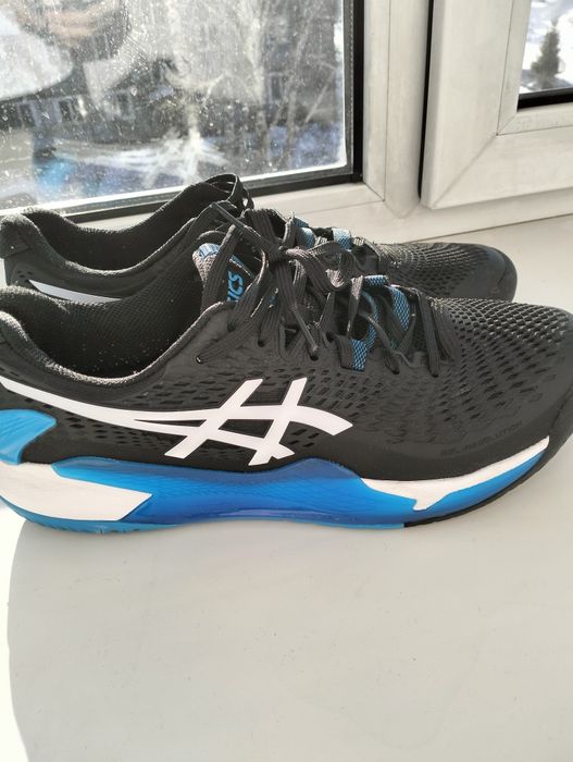 Кроссовки Asics для зала