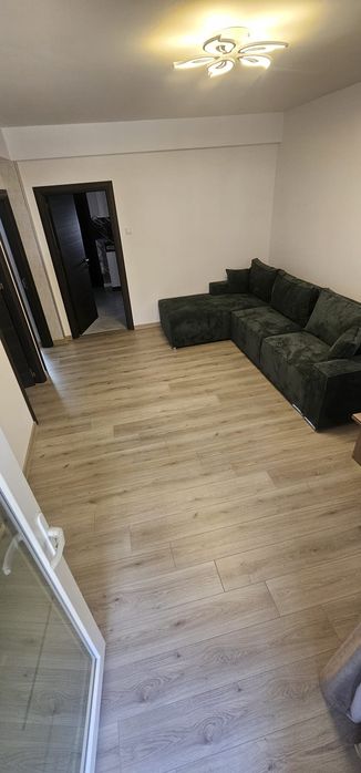 Închiriez apartament Nou la Casă (parter)600€  telefon 0723380602