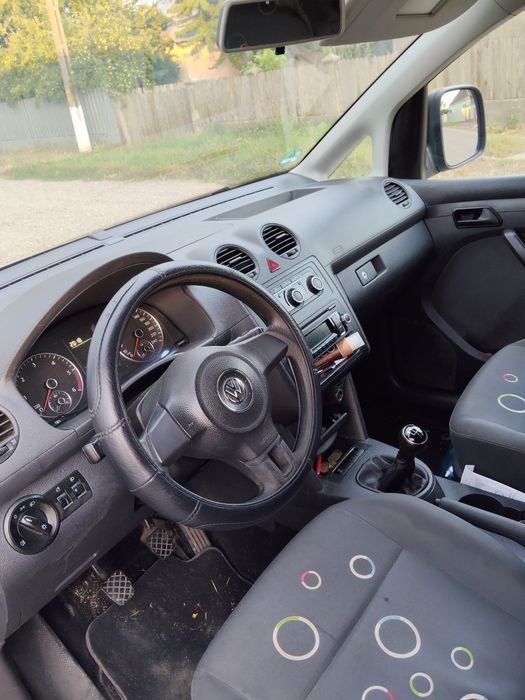 Vând Vw Caddy 2012(Fara schimb)