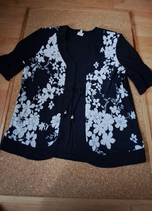 Дамски костюм от две части