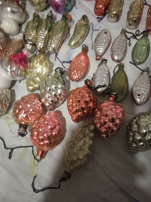 Игрушки елочные.