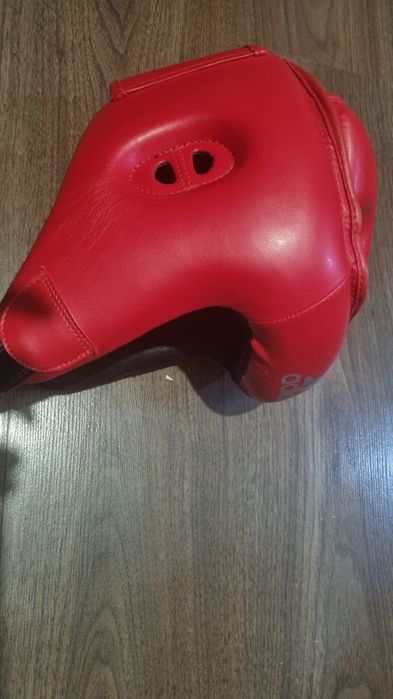 Продаются перчатки шлем и пренадлежности для таэквандо для бокса -