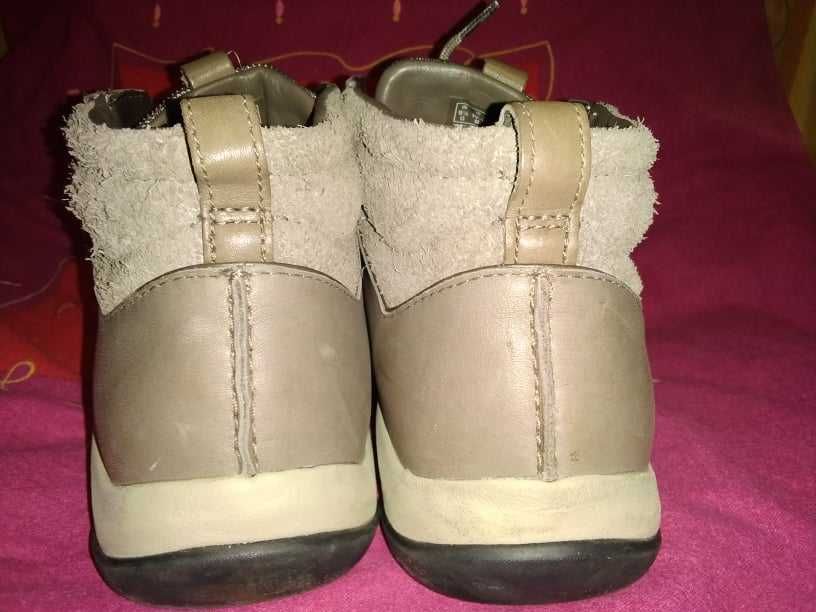 Продавам нови боти Clarks Ashcombe Mid GORE-TEX Taupe 44 номер,120 лв