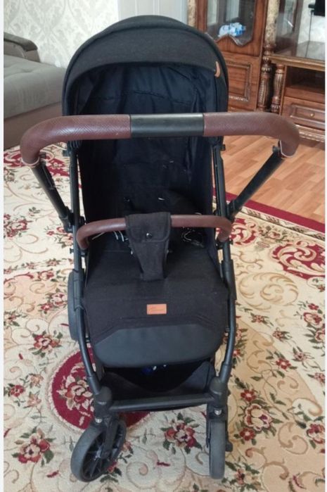 Продам прогулочный коляску