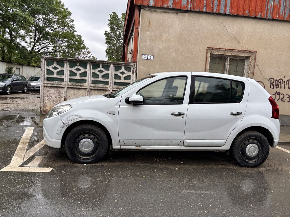 Dacia Sandero 2011