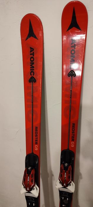 Schiuri Atomic Redster G9 159 cm in