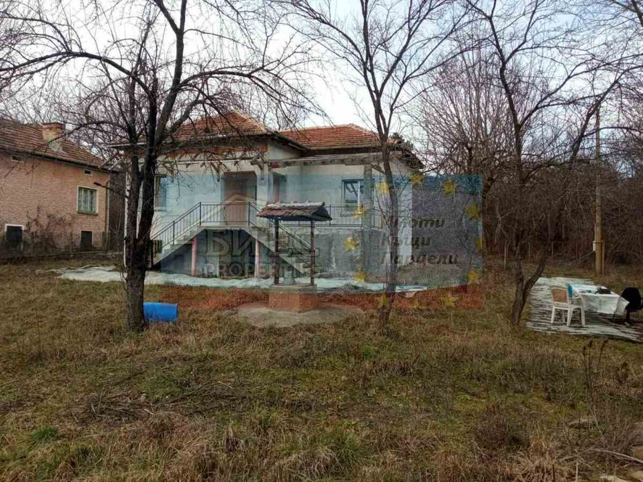 Къща в с. Равнище