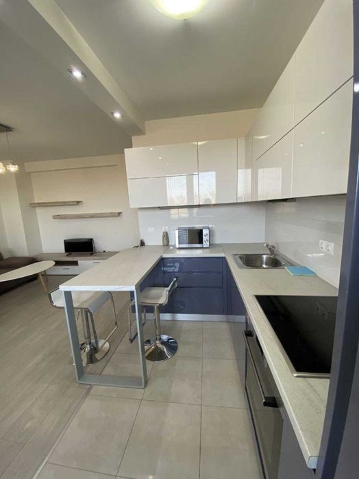 Дава се под наем Тристаен апартамент в Пловдив, Център - 120 кв.м за 650 € - Снимка #12