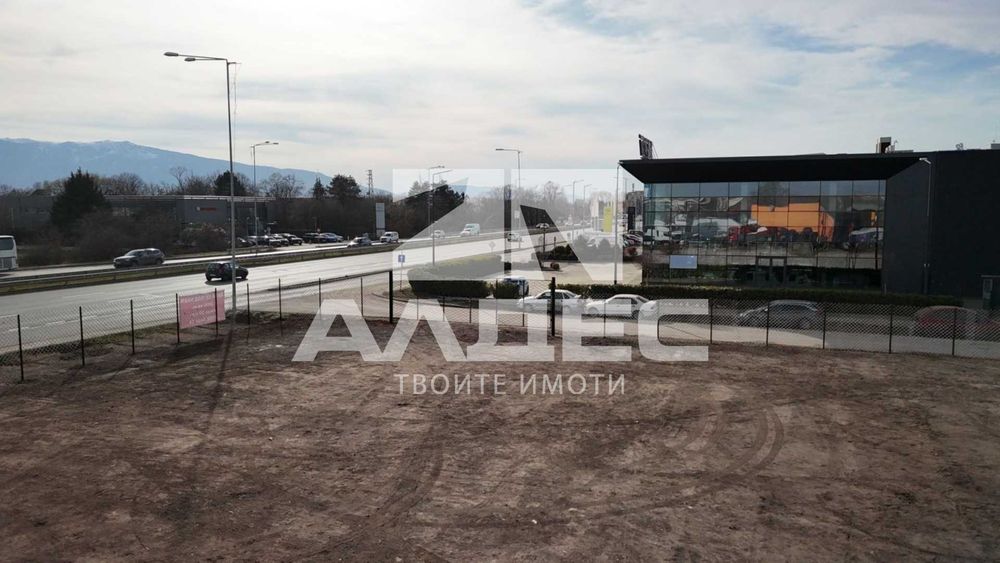 Дава се под наем Парцел в София, Враждебна - 2000 кв.м за 3770.43 € - Снимка #5
