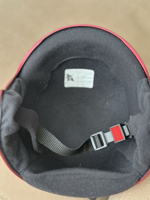 Ски каска Uvex с твърди уши