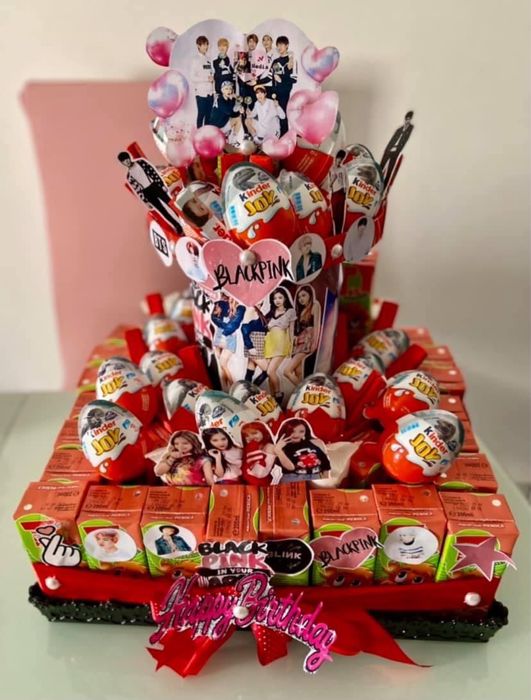 Torturi personalizate de jeleuri ,scutece ,machete ,