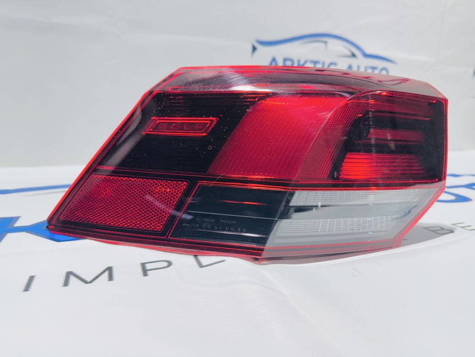 Stop stanga led VW Golf 8 cod 5H0945095C