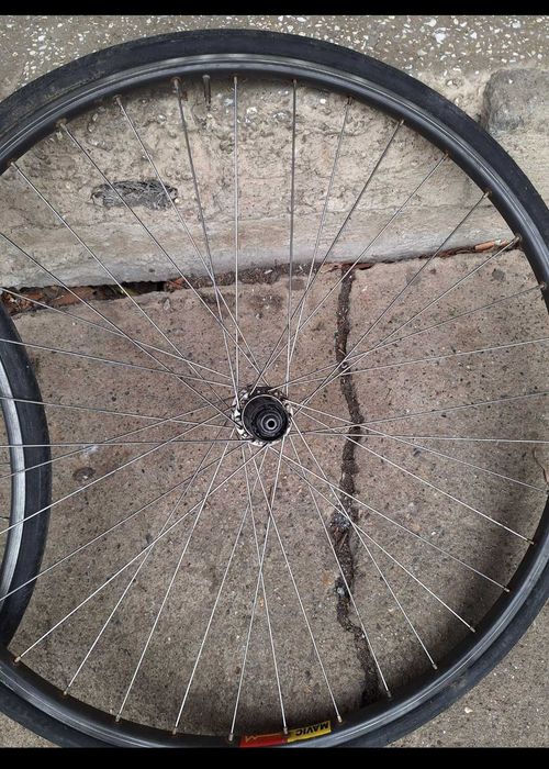 Vand doua roti de bicicleta