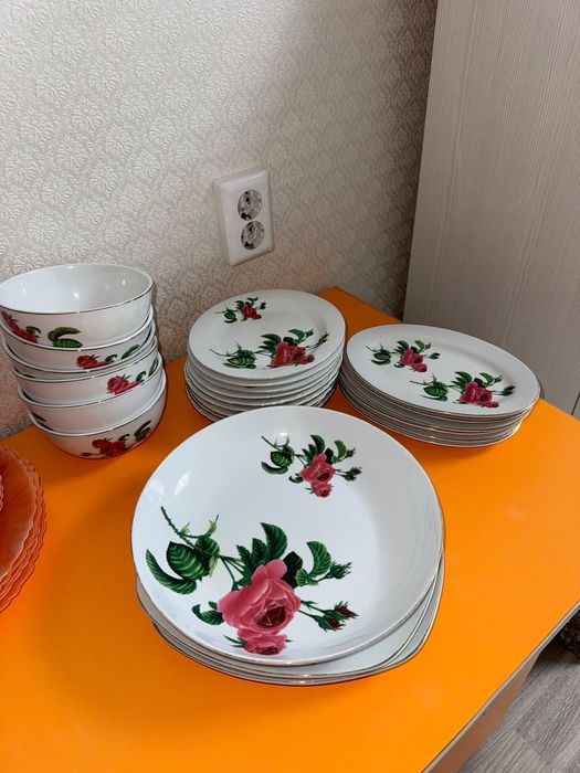 Фарфоровый сервиз