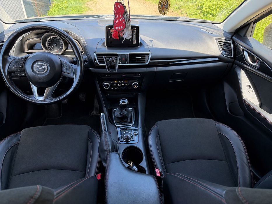 Vând Mazda 3 2016