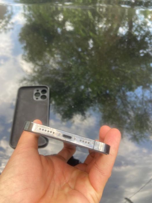 срочьно Придам Айфон 13 про Макс..