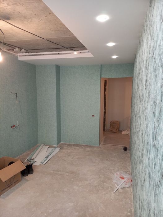 Поклейка обоев любой сложности.