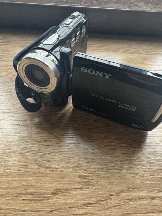 Продам видеокамеру Sony
