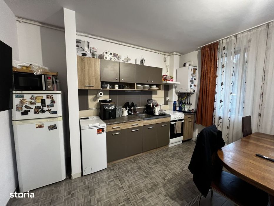 Apartament de 3 camere, 57mp utili, garaj, zona Vivo