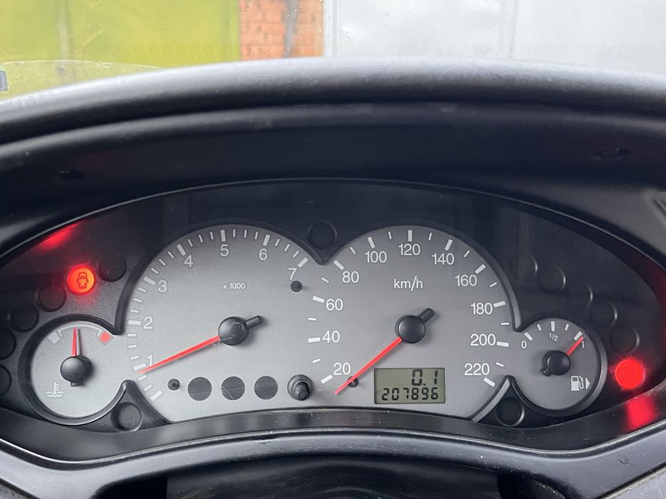 Продава се Ford  Focus 1.6 комби