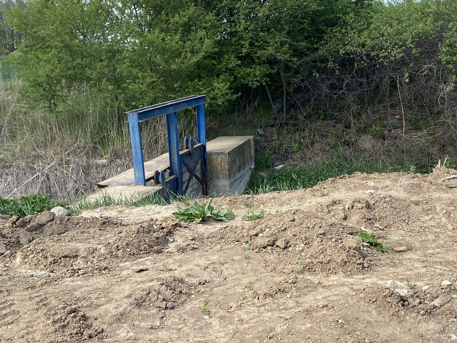 Vand sau inchiriez teren intravilan DJ 101 C Lipia