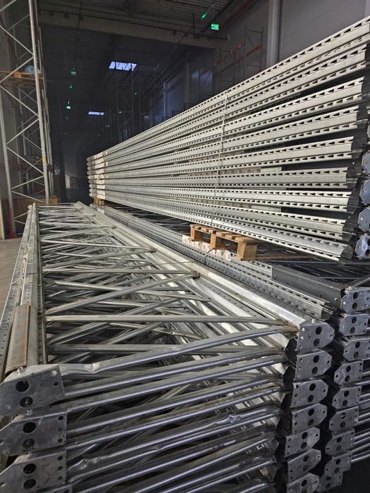 Rafturi metalice profesionale pentru depozit – 3 m înălțime