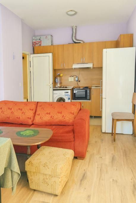 Двустаен апартамент в района на Цветен квартал!