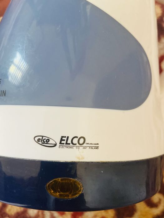 Посуда-стаканы и рюмки,ваза,чайник электрический