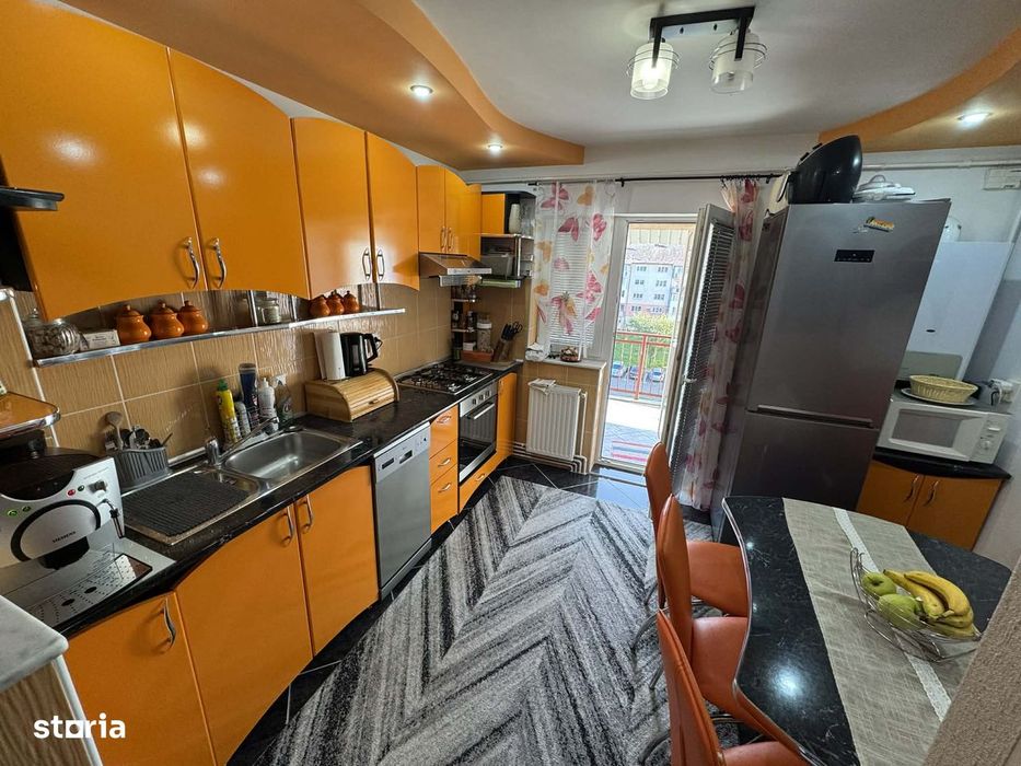 Apartament 3 camere decomandate , finisat , Carpati 2