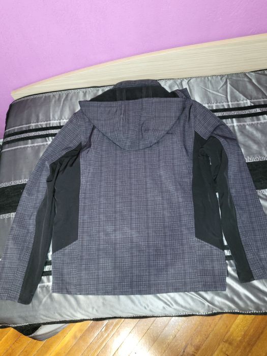 Мъжко есено-зимно яке.