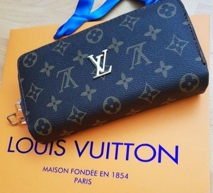 Portofel dublu LV,logo metalic auriu,feronerie metalica inscriptionata