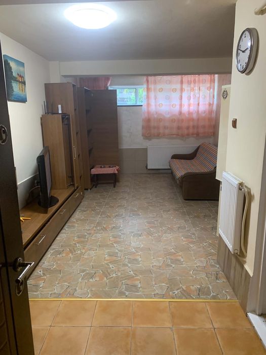 Inchiriez ap o camera zona plevnei