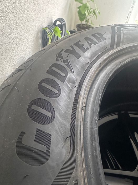Goodyear Eagle F1 275/55 R19 DOT24 SUV – като нови!