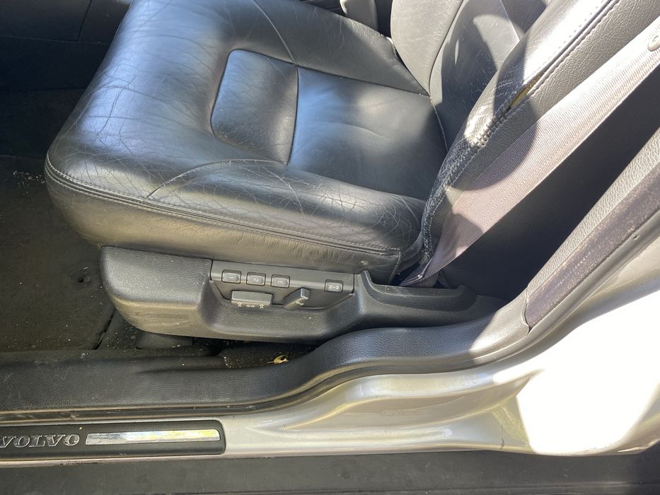 Продава се само на части Volvo S80 D5 2002г