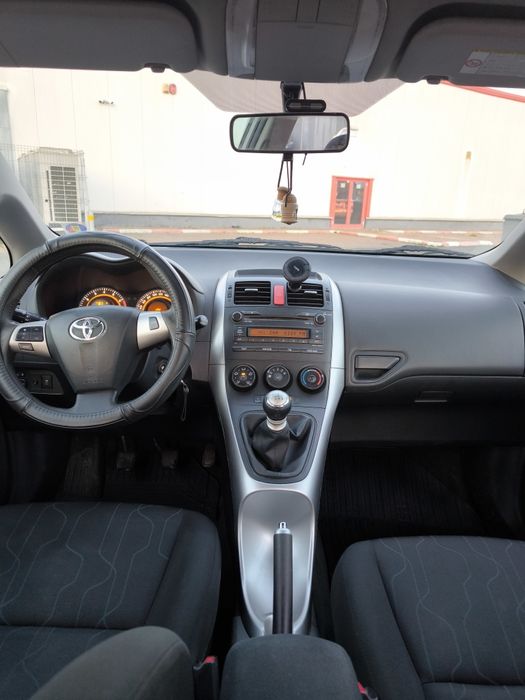 Toyota Auris  2011 , km :110.000 reali