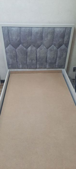Кроват с механизмом и матрасом