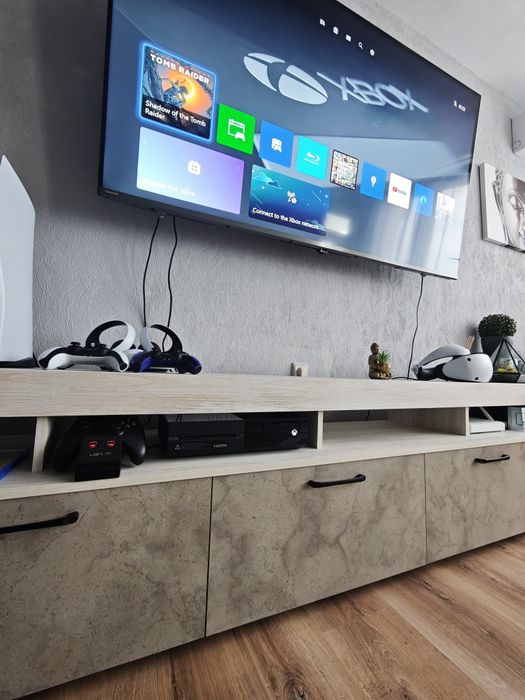 Продавам xbox one и игри за xbox