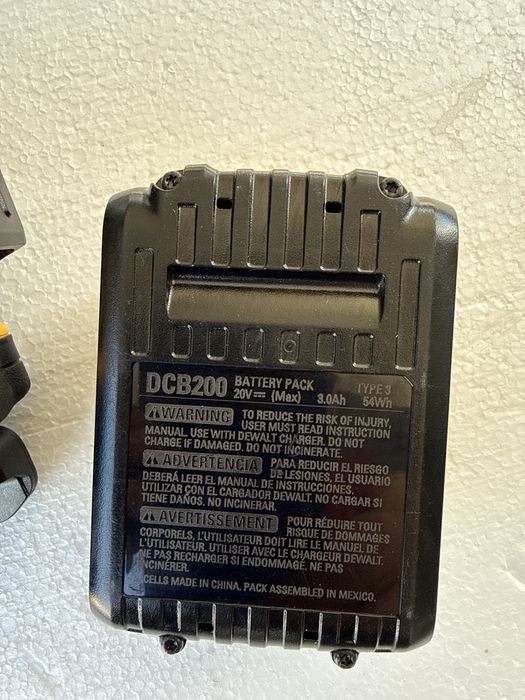 Vind laser Dewalt DCLE34031 XR nou  2025 cu acum 3ah