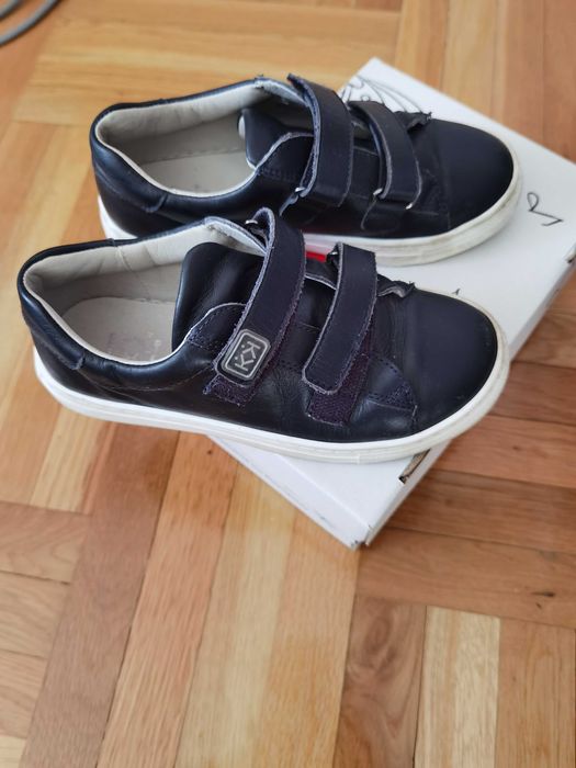 Продавам обувки Колев и Колев в отлично състояние, размер 32.