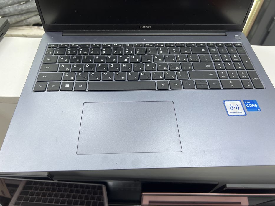 Huawei matebook d16 (p25)