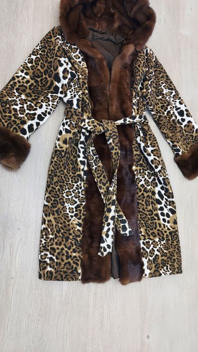 Шуба норка с капюшоном  леопард