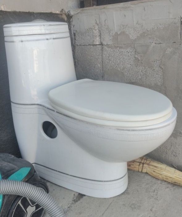 Унитаз 10000 продам
