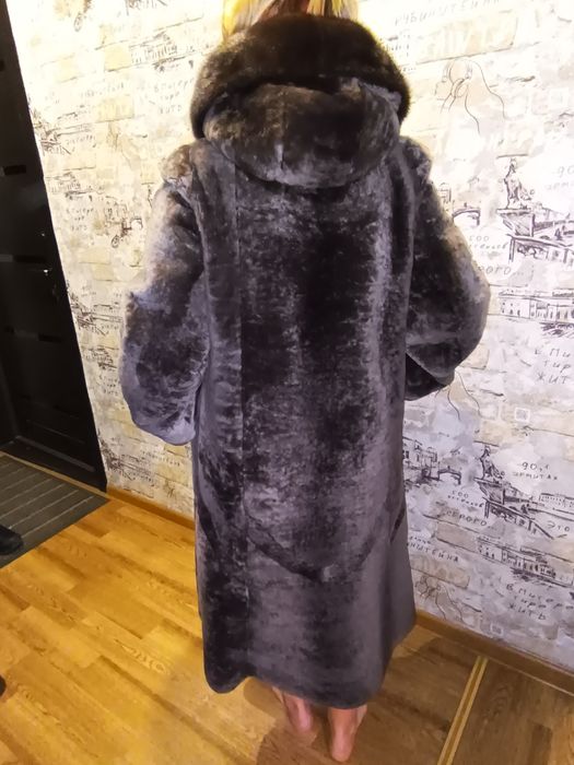 Продам шубу мутон , отделка норка