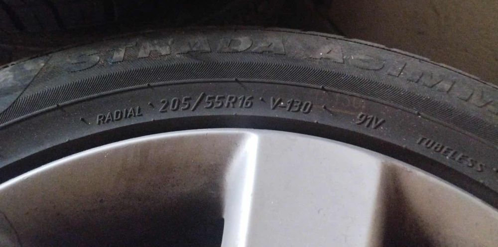 Vând jante cu cauciucuri pe 16 wv