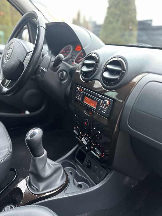 Dacia Duster Prestige• 1.6 benzina • 2012