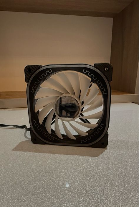 Продаю 3 вентелятора для компьютера 6 pin