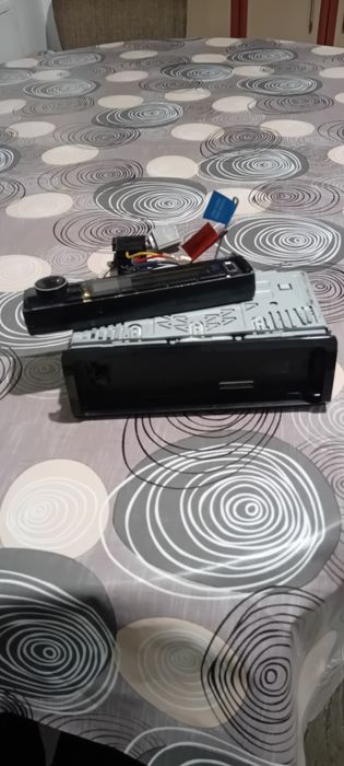 Продавам 2броя сиди за кола