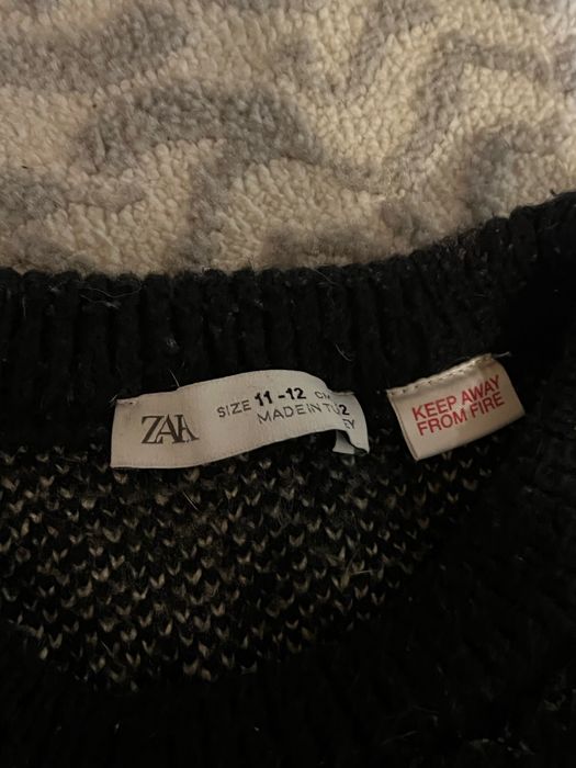 Свитер зара.