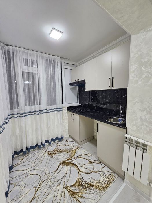 Продаётся 2х комнатная квартира на 3м этаже в 4х этажном доме.