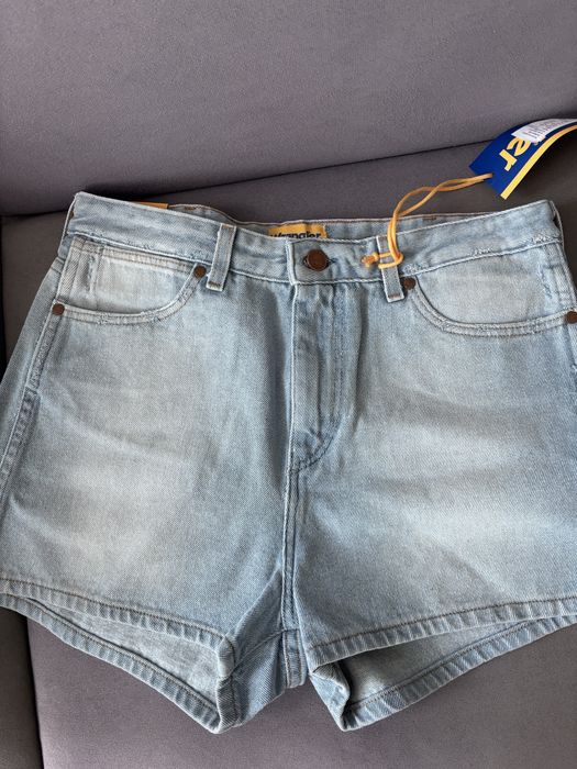 Нови къси панталонки wrangler С и М